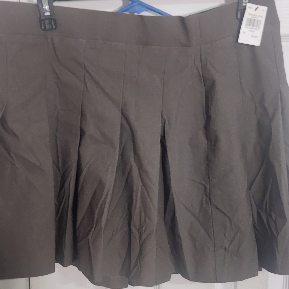 Classic Brown Pleated Skirt